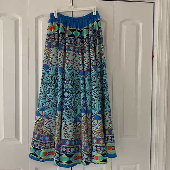 mix nouveau Dresses & Skirts - 🌸 3/$15 Aztec Print Maxi Skirt